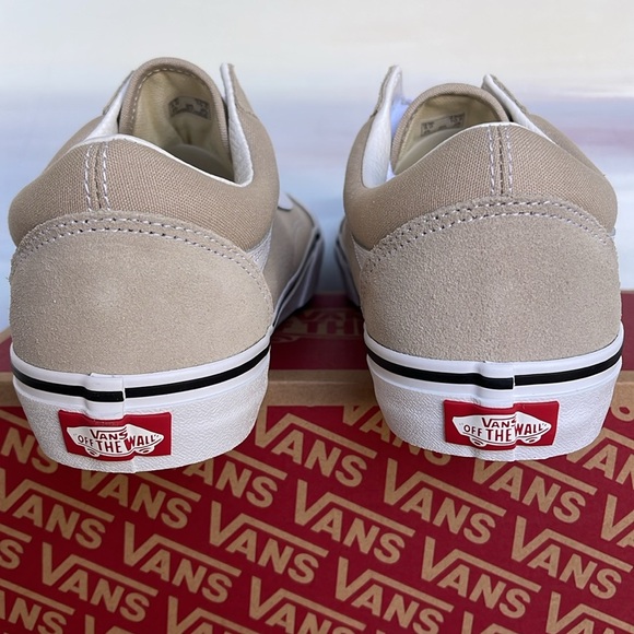 Vans WMNS Old Skool
Color Theory French Oak
VN0005UFBLL
Sneakers - Picture 13 of 16